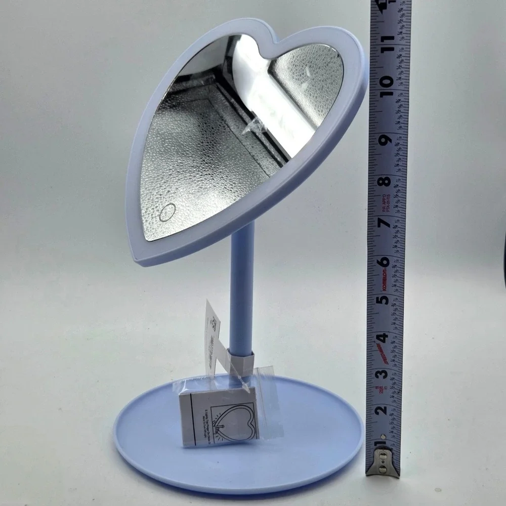 Vanity Mirror, Heart-Shaped Makeup Mirror with LED Light  Adjustable  NEW